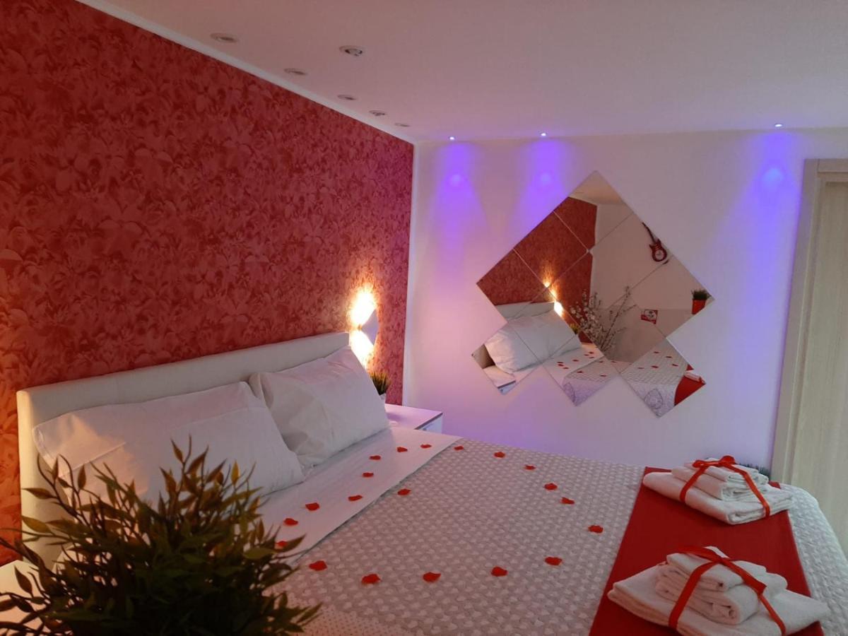 Red House Bed and Breakfast Napels Buitenkant foto